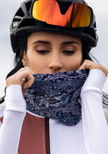 Lade das Bild in den Galerie-Viewer, WIGAN HARRIERS TRI Neck Warmer
